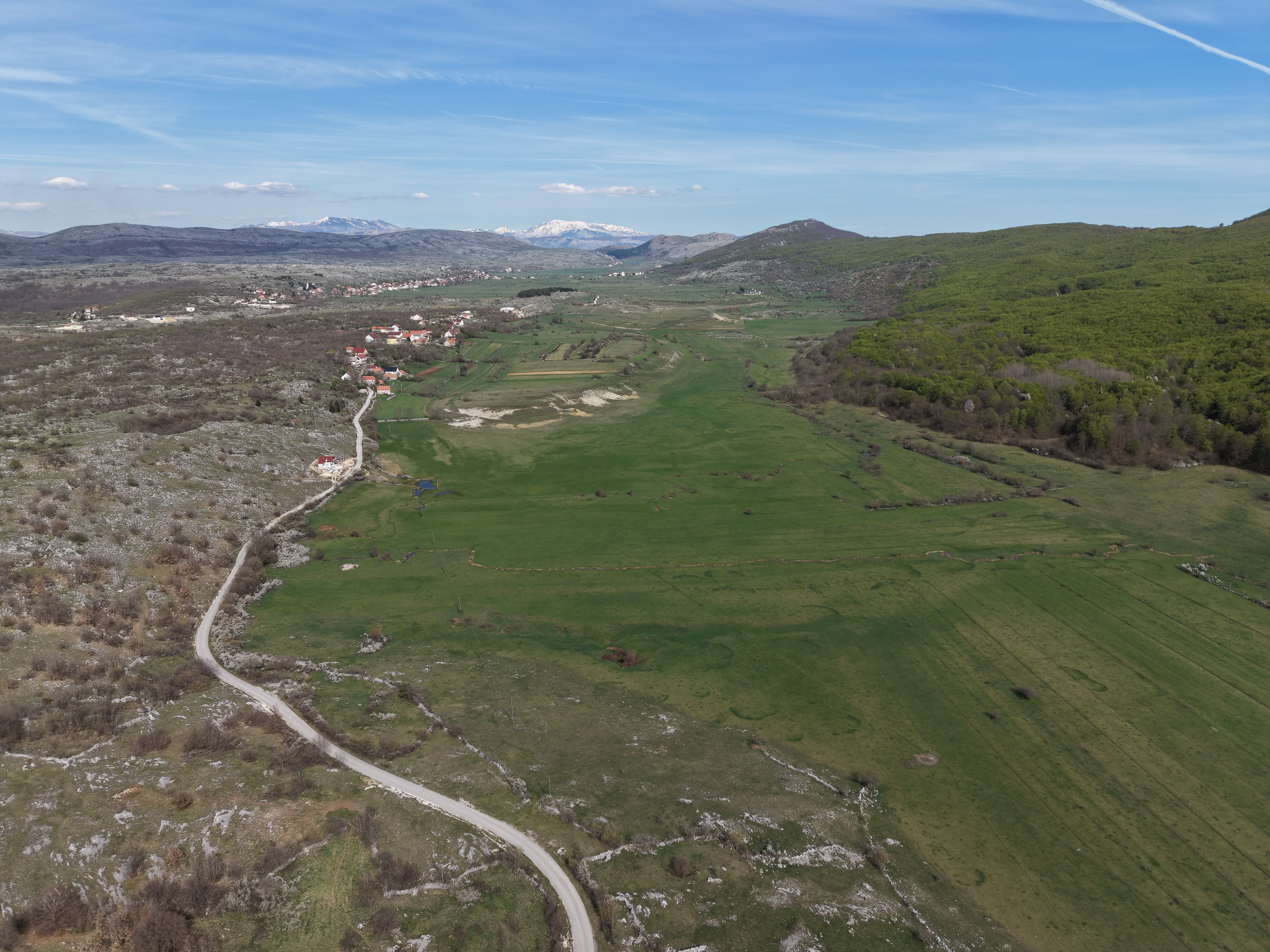 Pogled iz zraka na kraj Zavelima